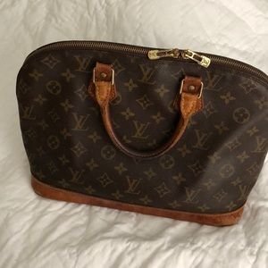 LV purse